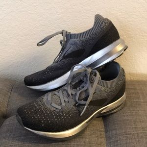 Women’s Brooks Levitate 2.0 Running Shoes